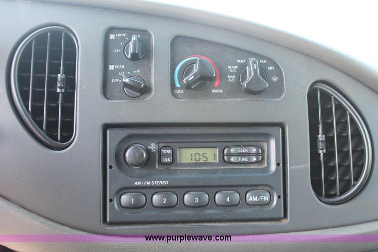 image for item I8244 2004 Ford E350 Super Duty Extended cargo van