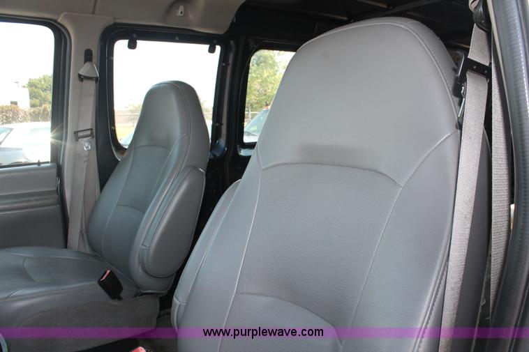 image for item I8244 2004 Ford E350 Super Duty Extended cargo van