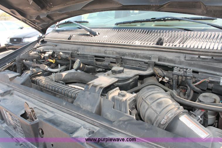 image for item I8244 2004 Ford E350 Super Duty Extended cargo van