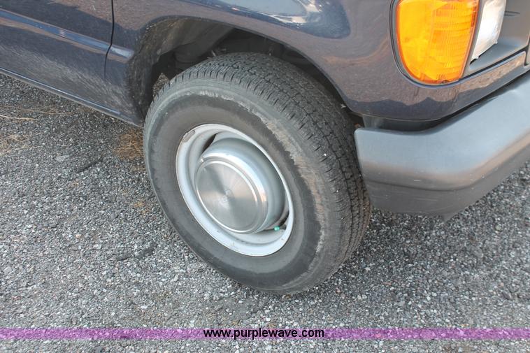 image for item I8244 2004 Ford E350 Super Duty Extended cargo van