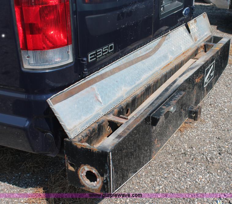 image for item I8244 2004 Ford E350 Super Duty Extended cargo van