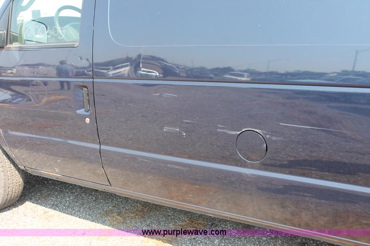 image for item I8244 2004 Ford E350 Super Duty Extended cargo van