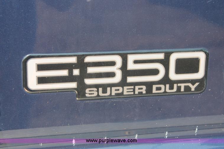 image for item I8244 2004 Ford E350 Super Duty Extended cargo van