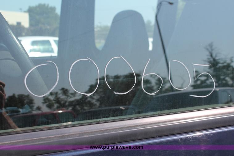 image for item I8244 2004 Ford E350 Super Duty Extended cargo van