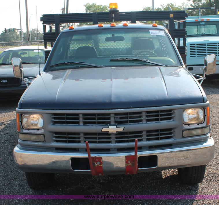 image for item I8246 1998 Chevrolet Cheyenne 3500 flatbed truck