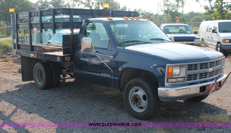 image for item I8246 1998 Chevrolet Cheyenne 3500 flatbed truck