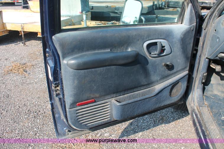 image for item I8246 1998 Chevrolet Cheyenne 3500 flatbed truck