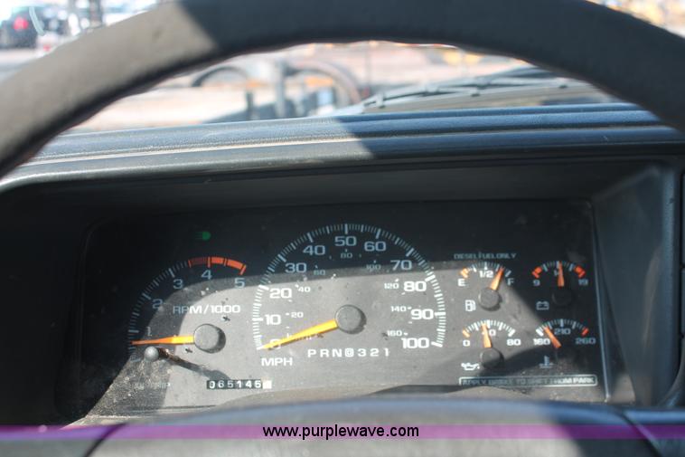 image for item I8246 1998 Chevrolet Cheyenne 3500 flatbed truck