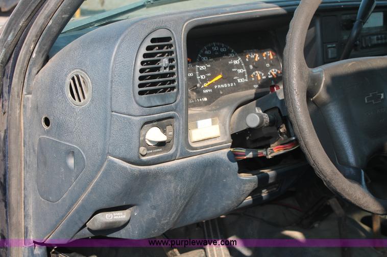 image for item I8246 1998 Chevrolet Cheyenne 3500 flatbed truck