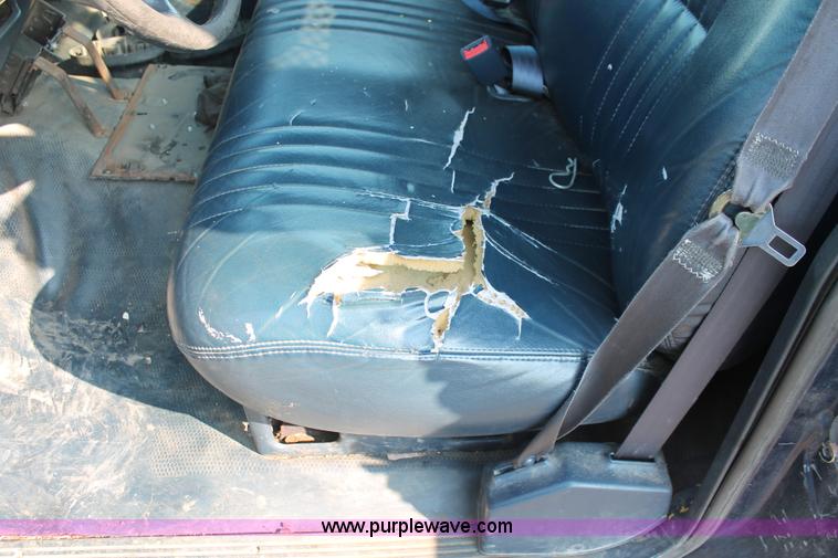 image for item I8246 1998 Chevrolet Cheyenne 3500 flatbed truck