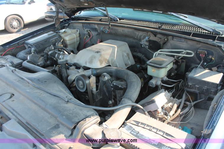 image for item I8246 1998 Chevrolet Cheyenne 3500 flatbed truck