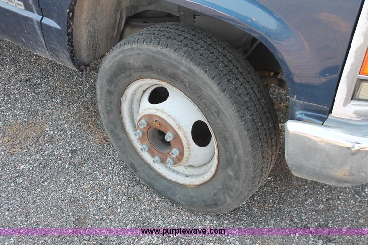 image for item I8246 1998 Chevrolet Cheyenne 3500 flatbed truck