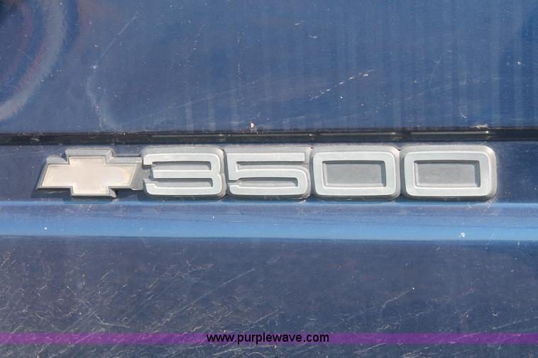 image for item I8246 1998 Chevrolet Cheyenne 3500 flatbed truck