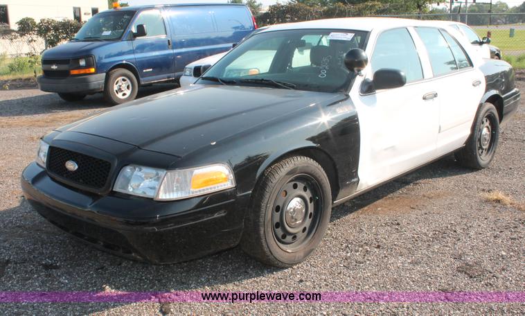 image for item I8247 2009 Ford Crown Victoria Police Interceptor