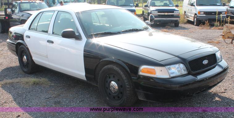 image for item I8247 2009 Ford Crown Victoria Police Interceptor