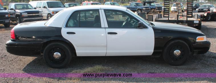 image for item I8247 2009 Ford Crown Victoria Police Interceptor