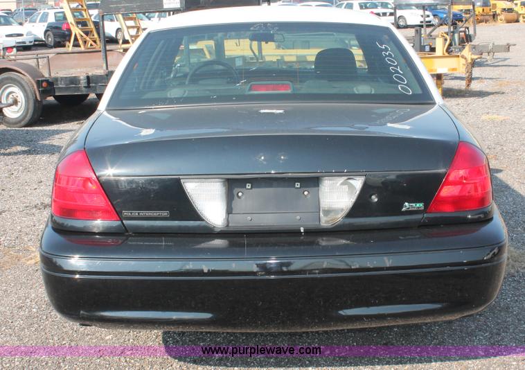 image for item I8247 2009 Ford Crown Victoria Police Interceptor
