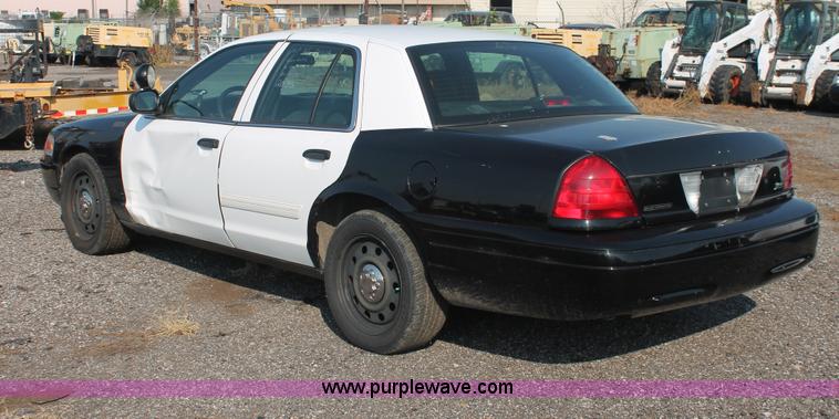 image for item I8247 2009 Ford Crown Victoria Police Interceptor
