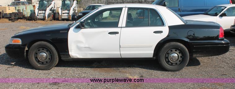 image for item I8247 2009 Ford Crown Victoria Police Interceptor