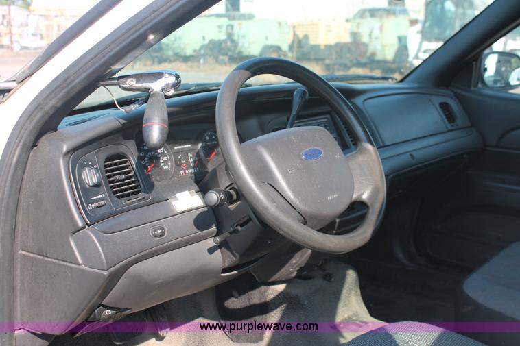 image for item I8247 2009 Ford Crown Victoria Police Interceptor