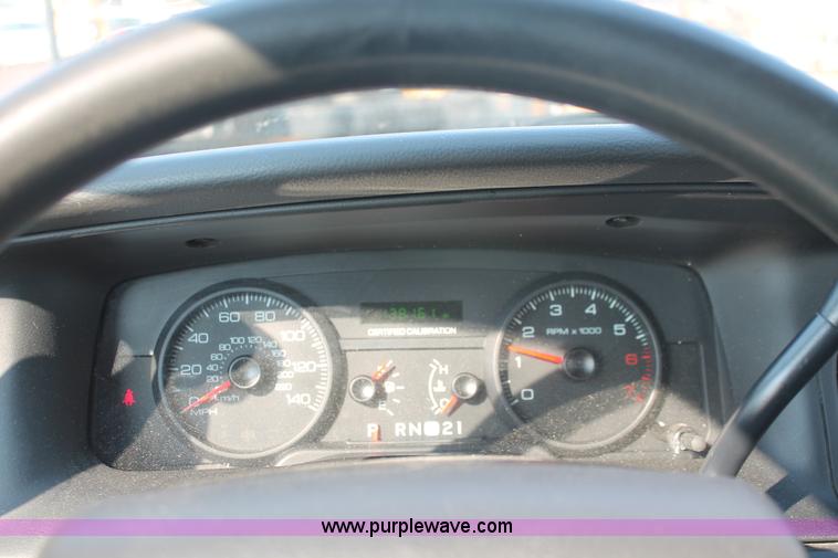 image for item I8247 2009 Ford Crown Victoria Police Interceptor