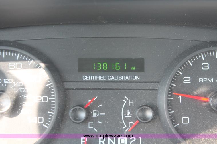 image for item I8247 2009 Ford Crown Victoria Police Interceptor