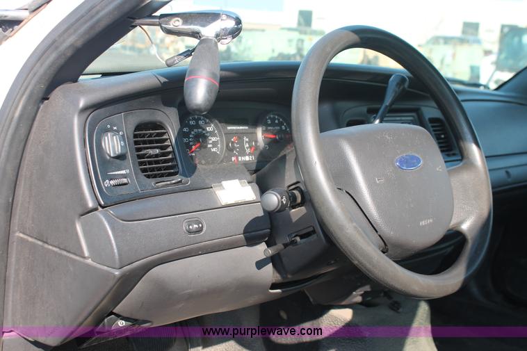 image for item I8247 2009 Ford Crown Victoria Police Interceptor