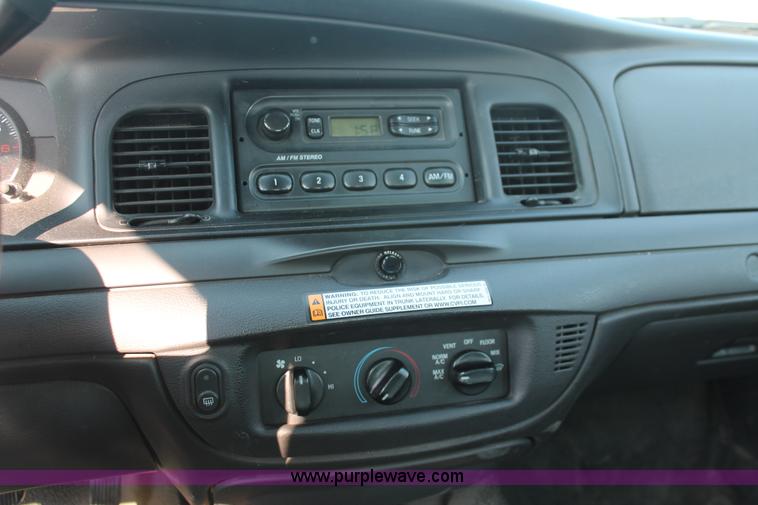 image for item I8247 2009 Ford Crown Victoria Police Interceptor