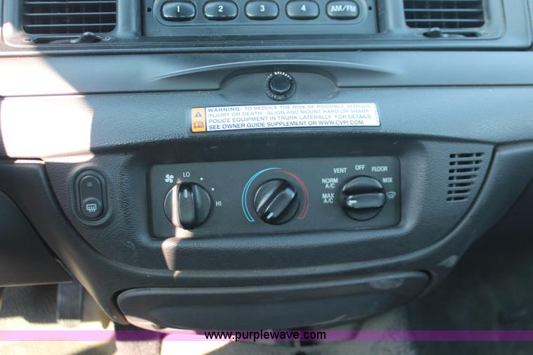 image for item I8247 2009 Ford Crown Victoria Police Interceptor