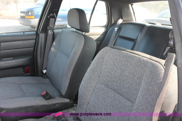image for item I8247 2009 Ford Crown Victoria Police Interceptor
