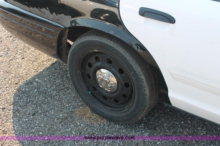 image for item I8247 2009 Ford Crown Victoria Police Interceptor