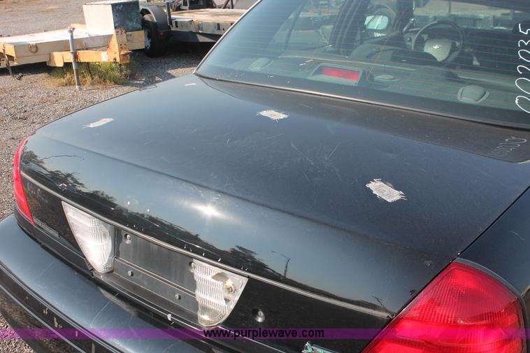 image for item I8247 2009 Ford Crown Victoria Police Interceptor