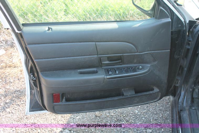 image for item I8248 2010 Ford Crown Victoria Police Interceptor