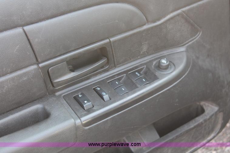 image for item I8248 2010 Ford Crown Victoria Police Interceptor