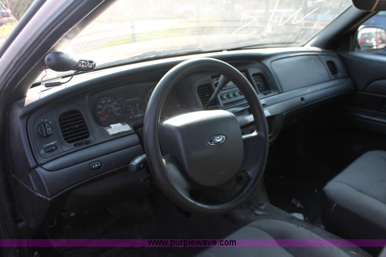 image for item I8248 2010 Ford Crown Victoria Police Interceptor