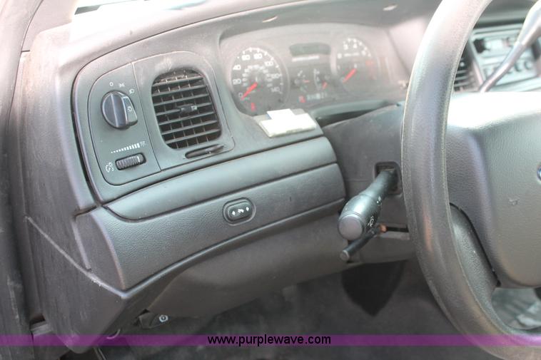 image for item I8248 2010 Ford Crown Victoria Police Interceptor