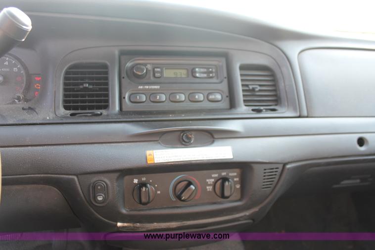 image for item I8248 2010 Ford Crown Victoria Police Interceptor