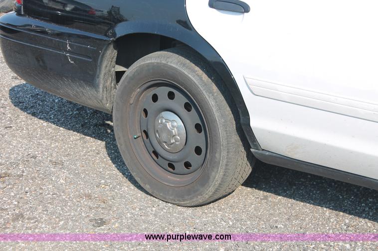 image for item I8248 2010 Ford Crown Victoria Police Interceptor