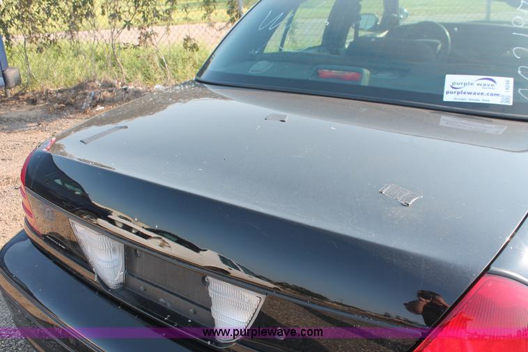 image for item I8248 2010 Ford Crown Victoria Police Interceptor