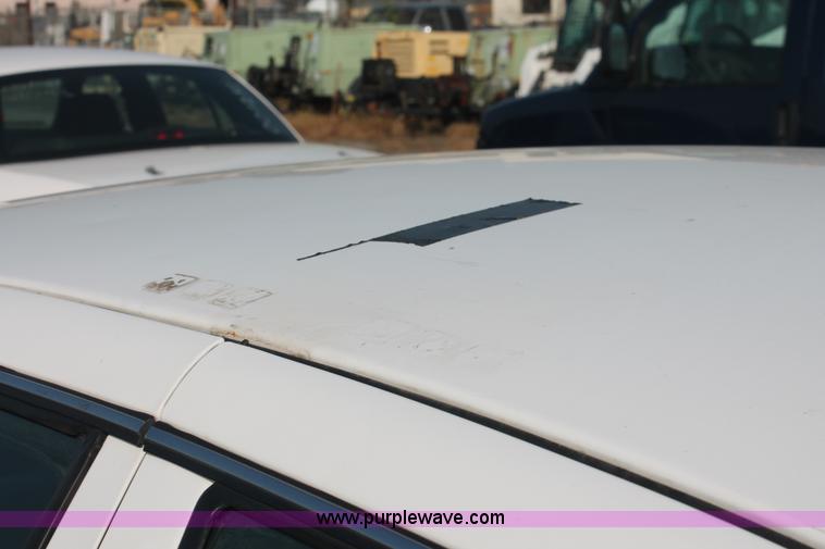 image for item I8248 2010 Ford Crown Victoria Police Interceptor