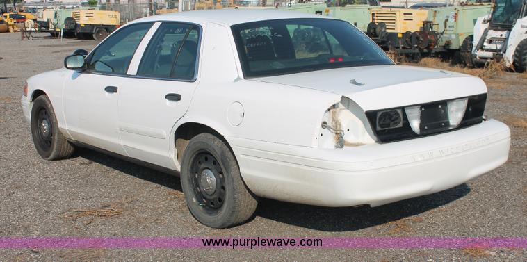 image for item I8249 2006 Ford Crown Victoria Police Interceptor
