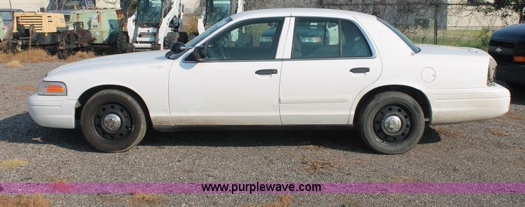 image for item I8249 2006 Ford Crown Victoria Police Interceptor