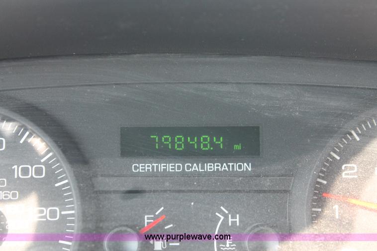 image for item I8249 2006 Ford Crown Victoria Police Interceptor