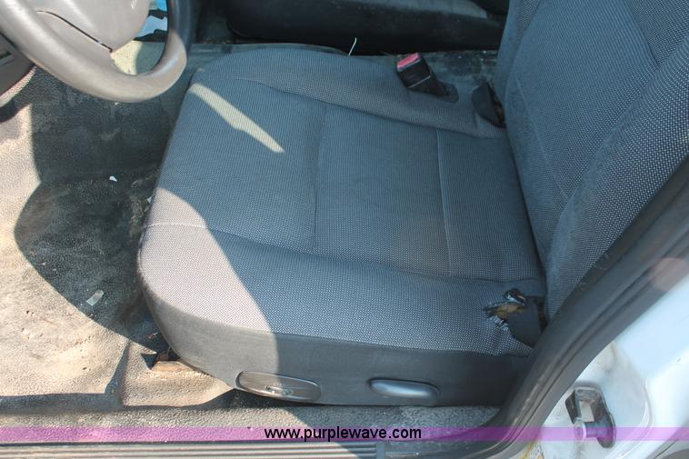 image for item I8249 2006 Ford Crown Victoria Police Interceptor