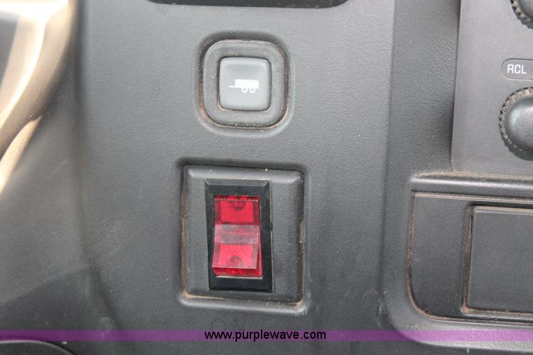 image for item I8250 2003 Chevrolet Express 2500 Cargo van