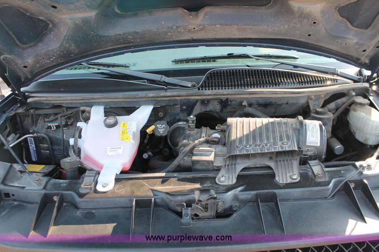 image for item I8250 2003 Chevrolet Express 2500 Cargo van