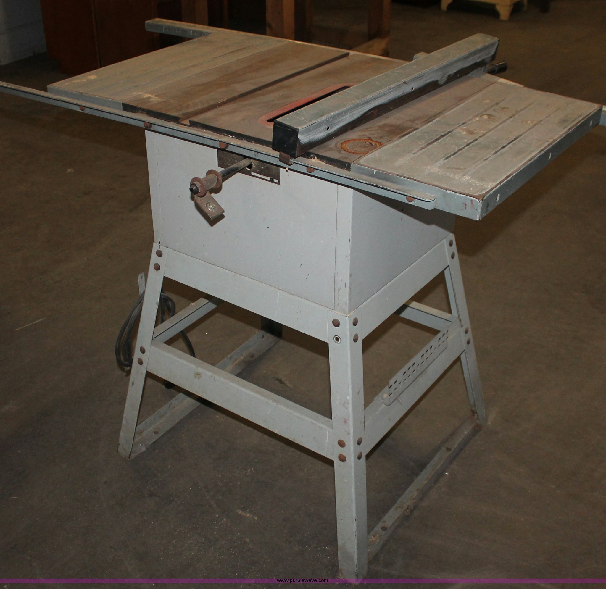 Delta Shopmaster table saw in Wichita, KS Item AN9664 sold Purple Wave