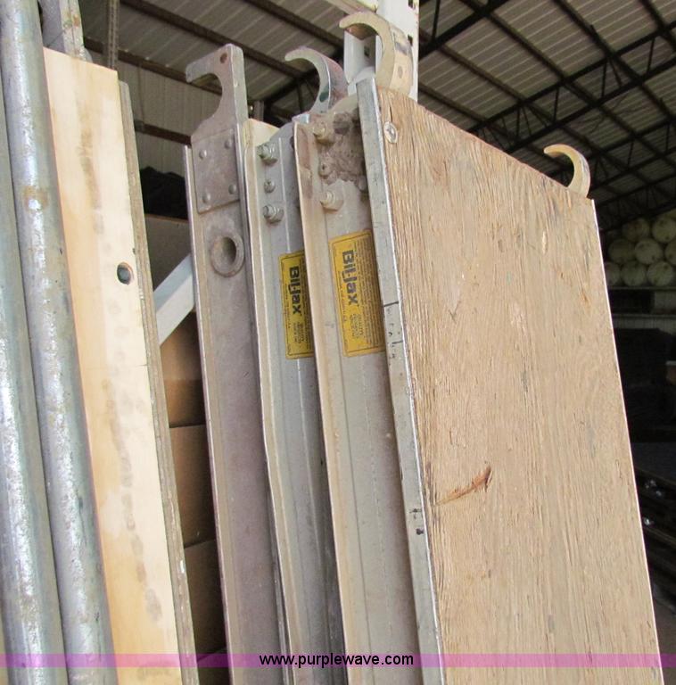 image for item AE9128 (6) sets of scaffolding