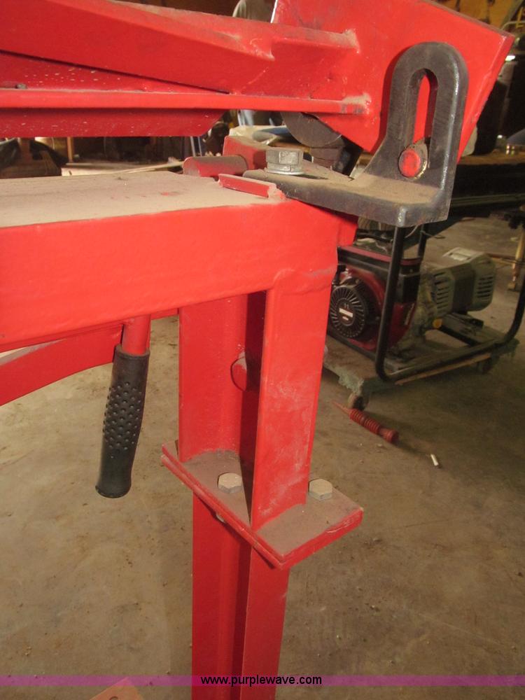 Central Machinery 36" metal brake and stand in Treynor, IA Item