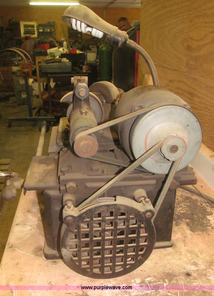 image for item AE9465 Sioux valve grinding machine